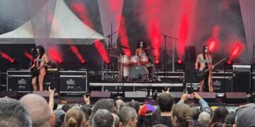 Scandal la un festival de rock în Râșnov: Membrele trupei Witch Club Satan s-au dezbrăcat complet pe scenă