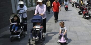 China alocă bani pentru stimularea natalității
