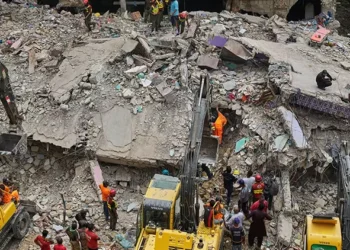 Karachi: O clădire cu 5 etaje s-a prăbușit, cel puțin 27 de morți confirmați