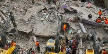 Karachi: O clădire cu 5 etaje s-a prăbușit, cel puțin 27 de morți confirmați