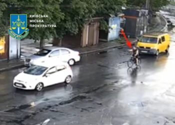 A tras cu pistolul în mașina care l-a stropit