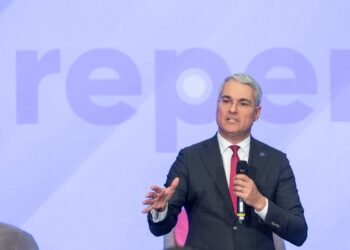 Cine conduce, de fapt, Guvernul Bolojan? Grindeanu aruncă bomba: „Pîslaru a venit cu lista de la Bruxelles!”