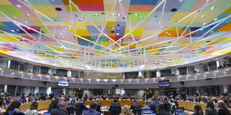 UE cere României măsuri mai drastice pentru reducerea deficitului: Termen limită 15 octombrie pentru un plan bugetar credibil