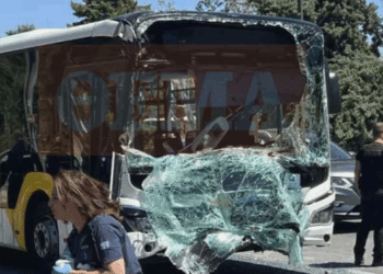 Două autobuze care duceau turiști la plajă s-au ciocnit