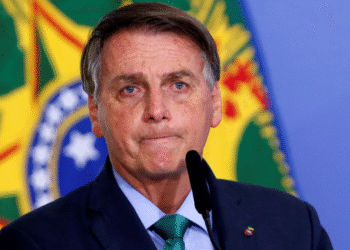🔒 Brățară electronică pentru Bolsonaro și tensiuni cu SUA: Tentativă de lovitură de stat sau scenariu politic?