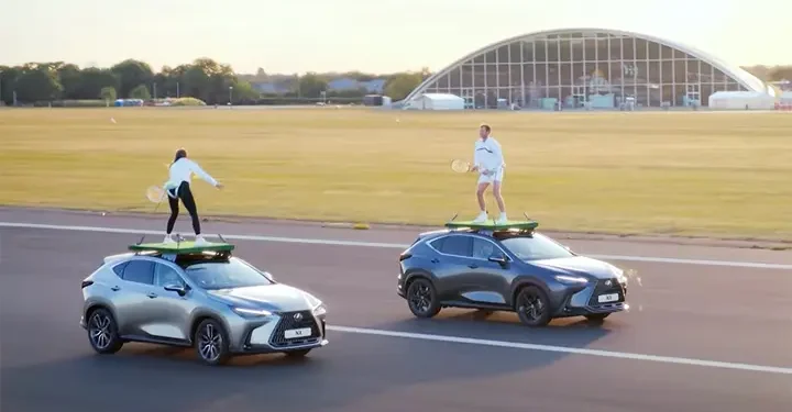 🎾 Lexus joacă tenis pe mașini în mișcare și sparge două recorduri Guinness