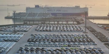 Mii de mașini sunt blocate în porturile Uniunii Europene