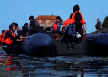 Record de migranți pe Canalul Mânecii: Peste 19.000 de sosiri ilegale în doar șase luni