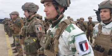 Franța își încheie prezența militară permanentă în Africa de Vest: sfârșitul unei ere la Dakar