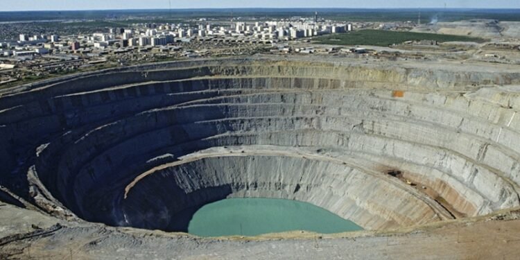 Cum arată și unde este cea mai mare mină de diamante