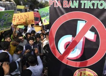 Tragedie în Pakistan: O adolescentă ucisă de tatăl ei pentru că refuza să renunțe la TikTok