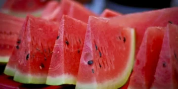 Cinci alimente recomandate în perioadele de caniculă