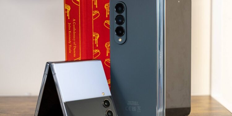 Samsung începe testarea One UI 8 pe Galaxy Z Fold4 și Z Flip4. Ce înseamnă asta pentru utilizatori?