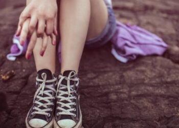 Întâlnire de coșmar: tânără sechestrată într-un apartament din Târgu Jiu