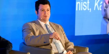 Directorul unei companii din energie renunță la 20% din salariu