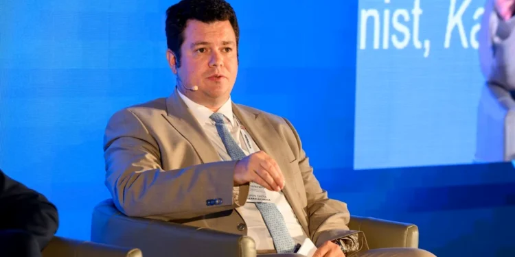 Directorul unei companii din energie renunță la 20% din salariu