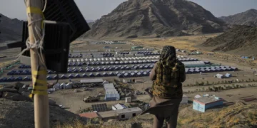 Talibanii condamnă expulzările în masă ale refugiaților afgani: „O încălcare gravă a valorilor internaționale”