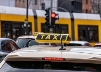 Taximetrist înjunghiat în Craiova pentru 200 de lei