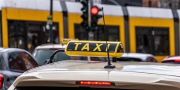 Taximetrist înjunghiat în Craiova pentru 200 de lei