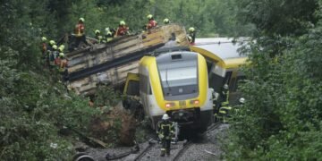 Accident feroviar grav în Germania: Tren Deutsche Bahn deraiat la Riedlingen, trei morți și zeci de răniți
