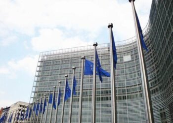 UE amână votul pentru al 18-lea pachet de sancțiuni împotriva Rusiei. Slovacia blochează măsura, cerând garanții energetice