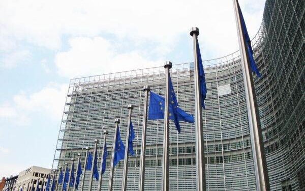 UE amână votul pentru al 18-lea pachet de sancțiuni împotriva Rusiei. Slovacia blochează măsura, cerând garanții energetice