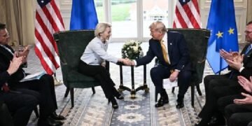 Acordul controversat UE-SUA: 15% taxe vamale, sute de miliarde în gaz și armament american și acuzații de „vasalizare”