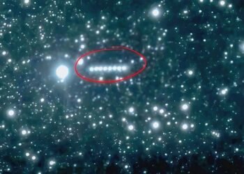 Profesor de la Harvard: „Cometa” 3I/ATLAS ar putea fi o navă-mamă extraterestră ostilă