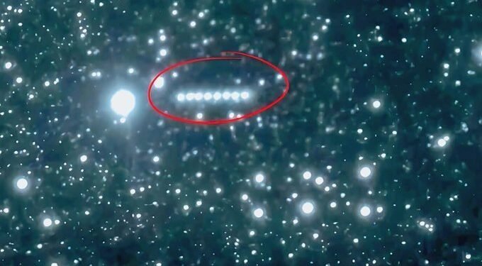 Profesor de la Harvard: „Cometa” 3I/ATLAS ar putea fi o navă-mamă extraterestră ostilă