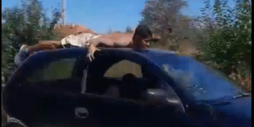 Tânăr fără permis, surprins conducând cu un copil întins pe plafonul mașinii