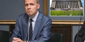 A murit în clădirea Parlamentului