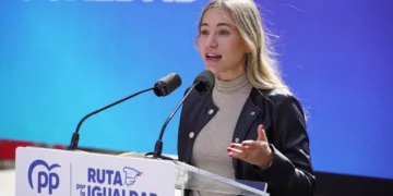 Scandalul diplomelor false zguduie politica spaniolă: val de demisii și CV-uri revizuite în plină vară