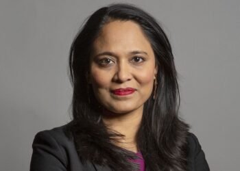 Ministrul britanic al persoanelor fără adăpost demisionează după ce și-a evacuat chiriașii