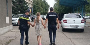 Copila dispărută, găsită după o noapte de căutări în ploaie torențială