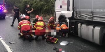 Motociclist lovit de autotren. Leziuni grave!