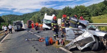 O persoană a murit şi alta a fost rănită grav