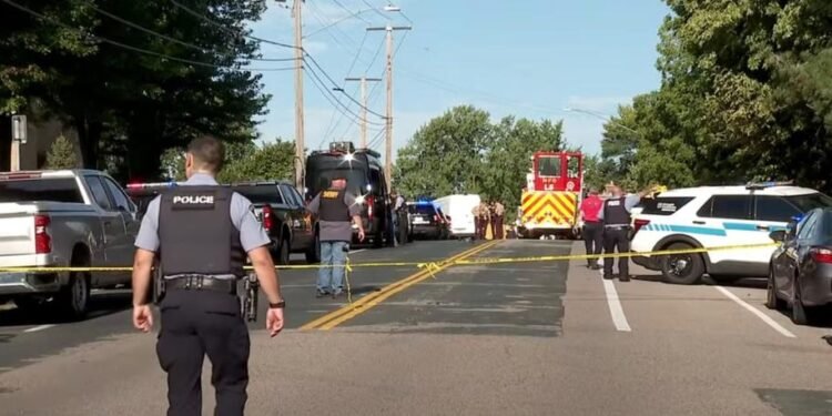 Atac armat la o școală catolică din Minneapolis: trei morți și aproximativ 20 de răniți