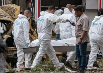 17 decedați în explozie, 12 sunt polițiști