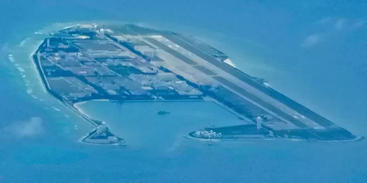 Insula de război a Chinei, dezvăluită din satelit: baze aeriene, buncăre și bombardiere nucleare în Marea Chinei de Sud