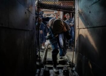 Incident la Mina Lonea: șase mineri blocați în colivie după un scurtcircuit electric