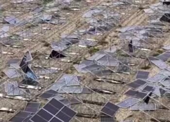 O tornadă a distrus complet un sistem fotovoltaic