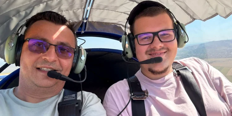 Ultimul zbor pentru un pilot cu experiență și un tânăr de 18 ani
