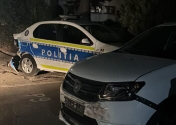 A lovit șase autospeciale în curtea Poliției