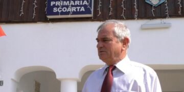 Primar gorjean, implicat într-un accident rutier cu un triciclu electric. Două fetițe au fost rănite