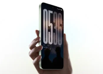 Xiaomi 16 Pro, dezvăluit: ecran plat de 6,8 inci, baterie uriașă și cameră de 50 MP pe toate lentilele