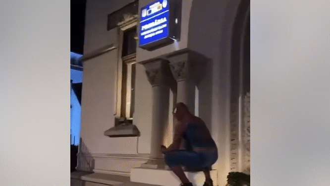 Spiderman în loc de polițiști locali, la Târgu Jiu