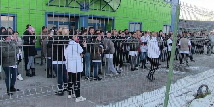 Concedieri masive la o fabrică din România