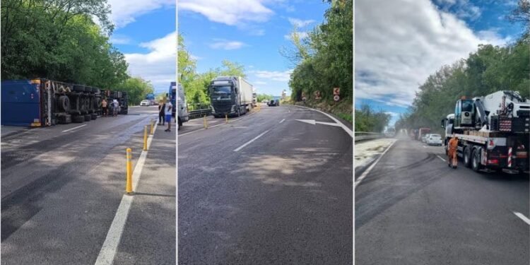 Un TIR încărcat cu 23 de tone de hârtie s-a ciocnit cu un autoturism