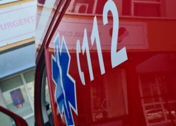 Un copil de 12 ani a făcut infarct în fața școlii