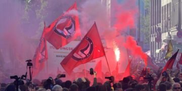 Ungaria cere Uniunii Europene să urmeze exemplul lui Trump și să declare Antifa organizație teroristă